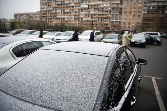 First snow in Moscow