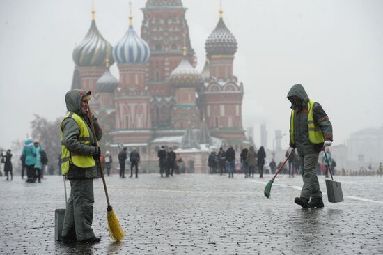 First snow in Moscow