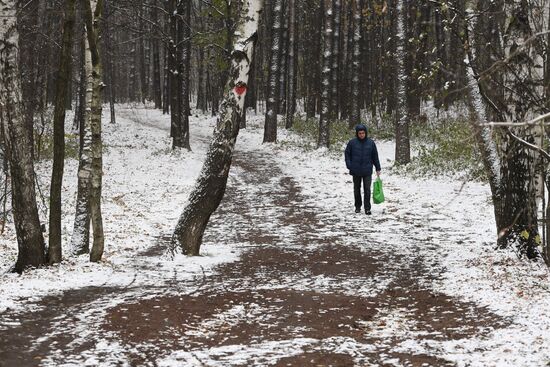 First snow in Moscow