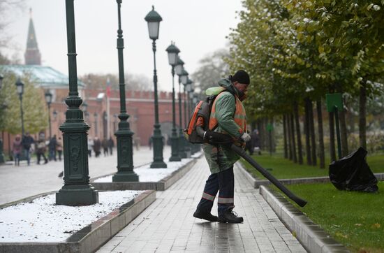 First snow in Moscow