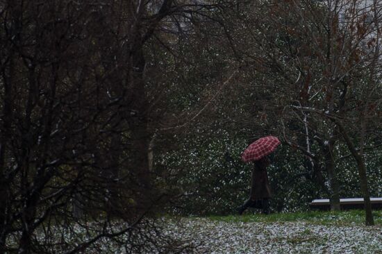 First snow in Moscow