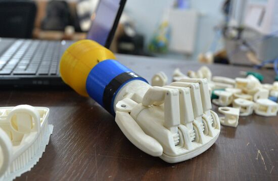 Belarussian young man makes prosthetis for his father