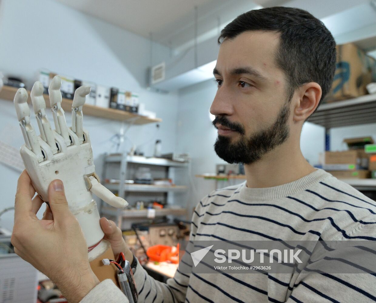 Belarussian young man makes prosthetis for his father