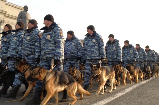 Samara police force hold annual parade on Kuibyshev Square