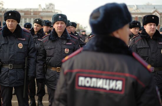 Samara police force hold annual parade on Kuibyshev Square