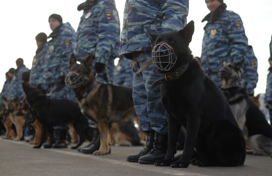 Samara police force hold annual parade on Kuibyshev Square