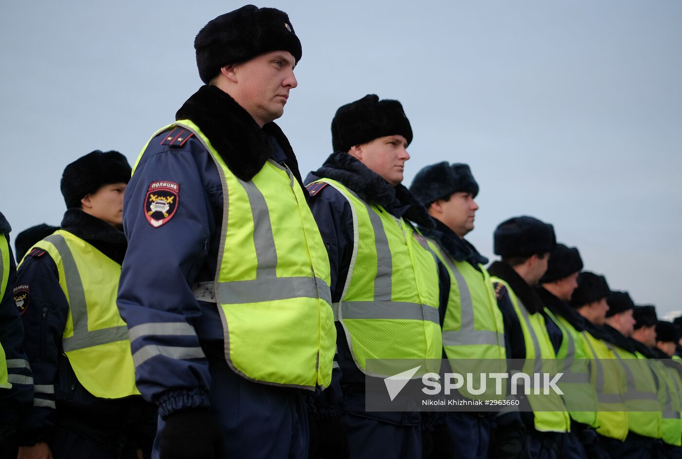 Samara police force hold annual parade on Kuibyshev Square