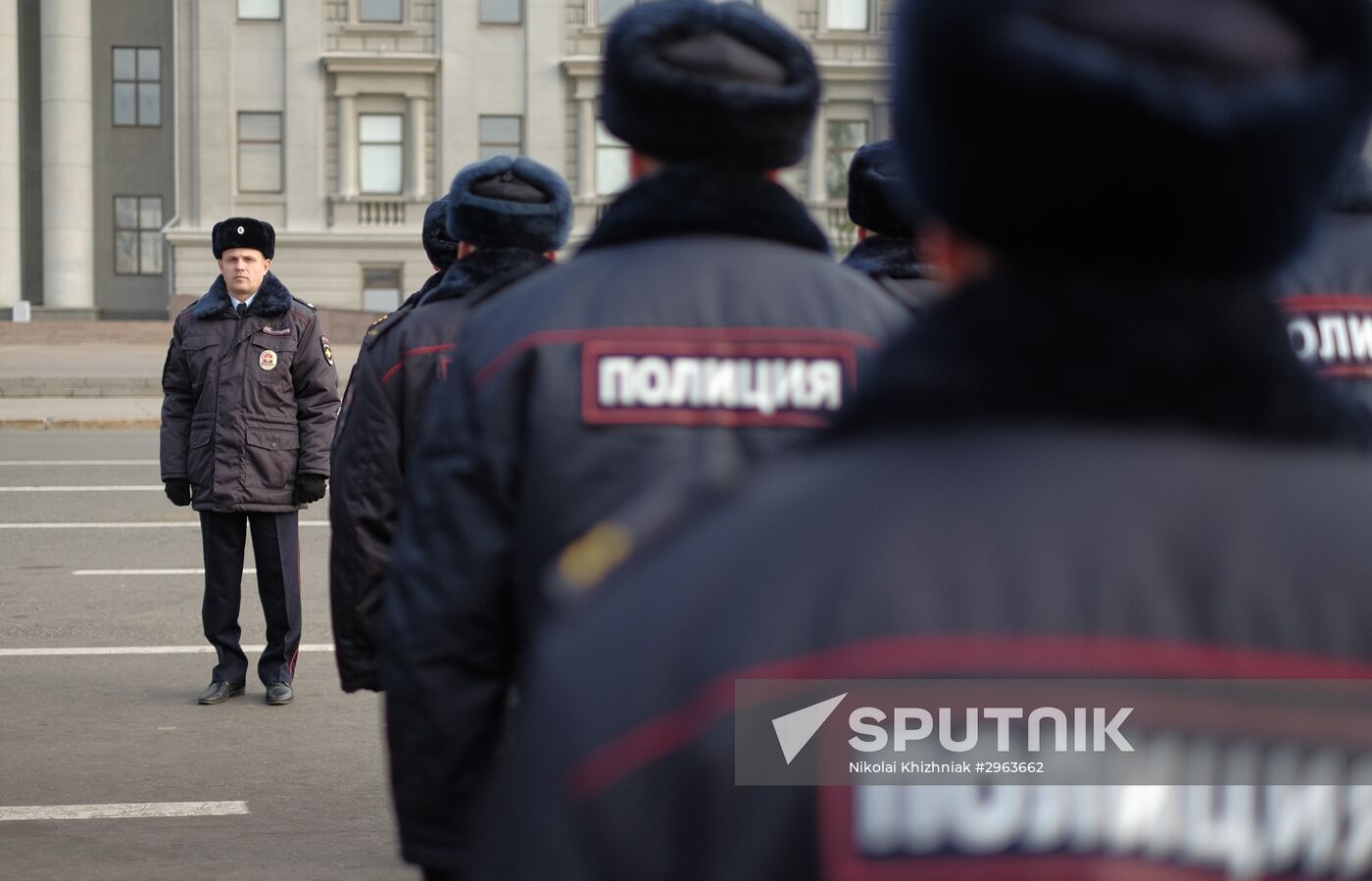 Samara police force hold annual parade on Kuibyshev Square