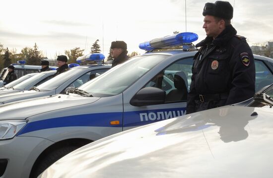 Samara police force hold annual parade on Kuibyshev Square