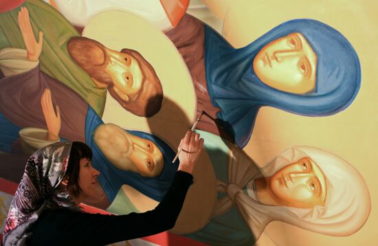 Painting the dome of the Cathedral of Christ the Saviour in Kaliningrad