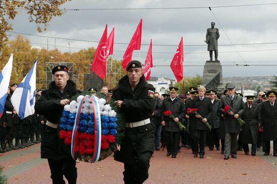 Sevastopol celebrates Russian Navy's 320th anniversary