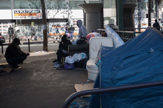 Migrants camp on the streets of Paris