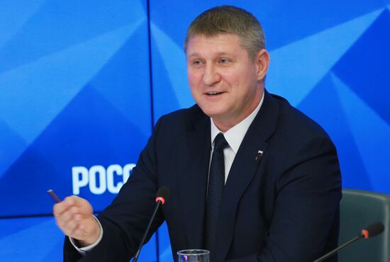 Roundtable entitled "Crimea: An Open Podium"