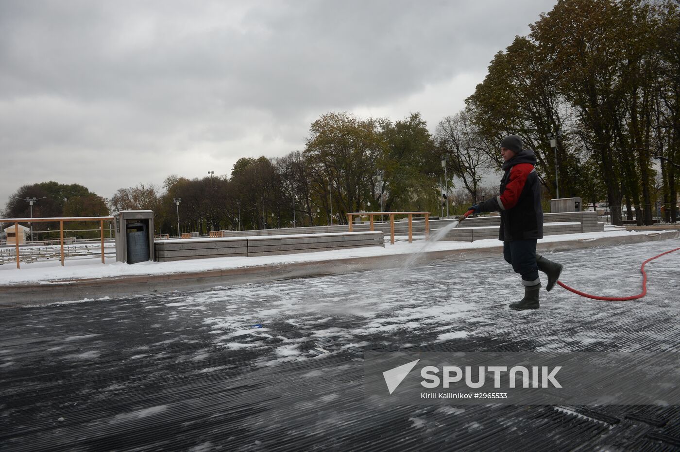 Getting Gorki Park skating rink ready for winter