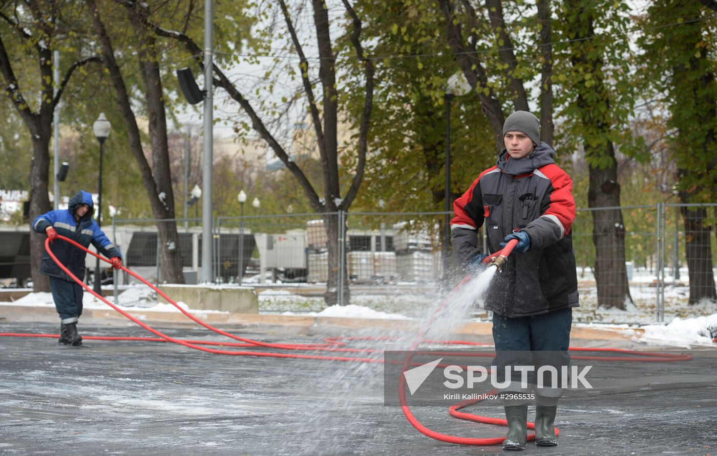 Getting Gorki Park skating rink ready for winter