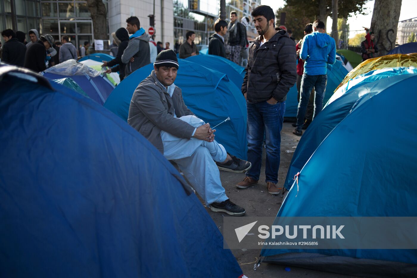 Situation at a Paris refugee camp