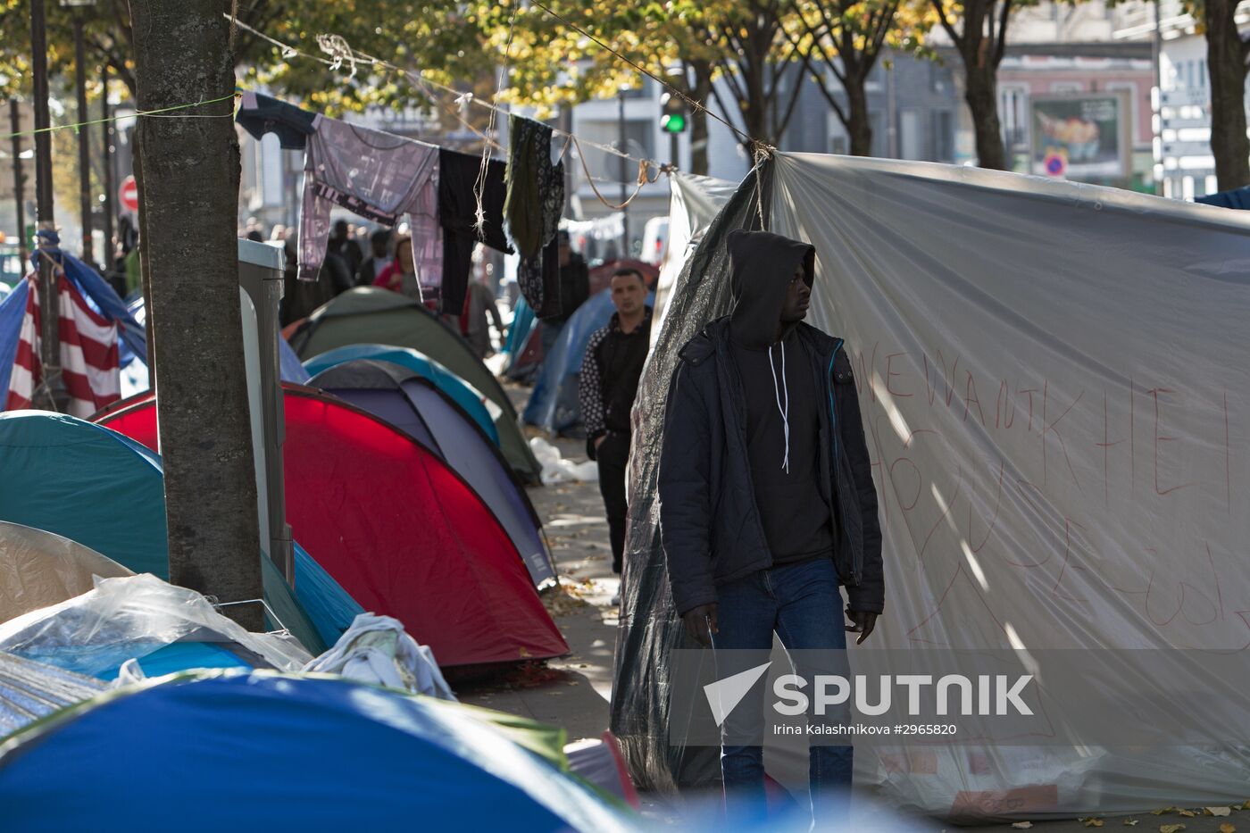 Situation at a Paris refugee camp