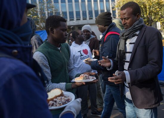 Situation at a Paris refugee camp