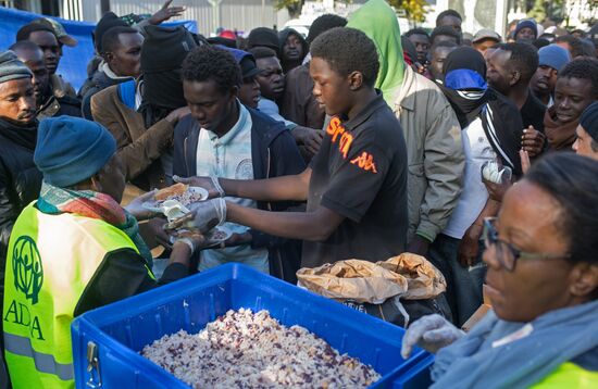 Situation at a Paris refugee camp