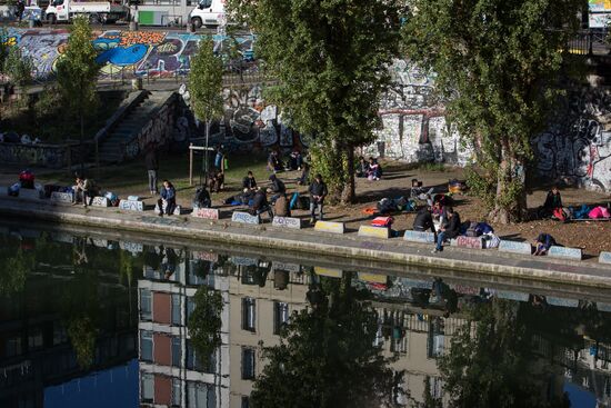 Refugee camps in Paris