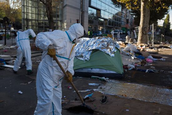 Refugee camps in Paris