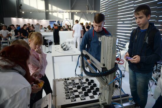 Yekaterinburg hosts World Skills Hi-Tech-2016 championship for industrial workers. Day Two