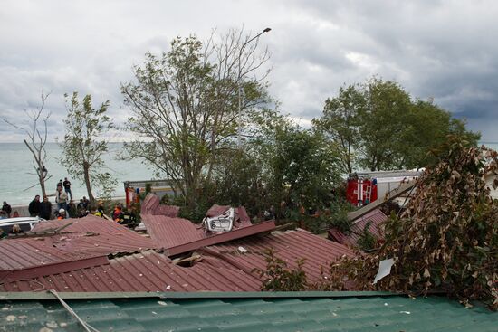 Helicopter falls on a private residence in Sochi