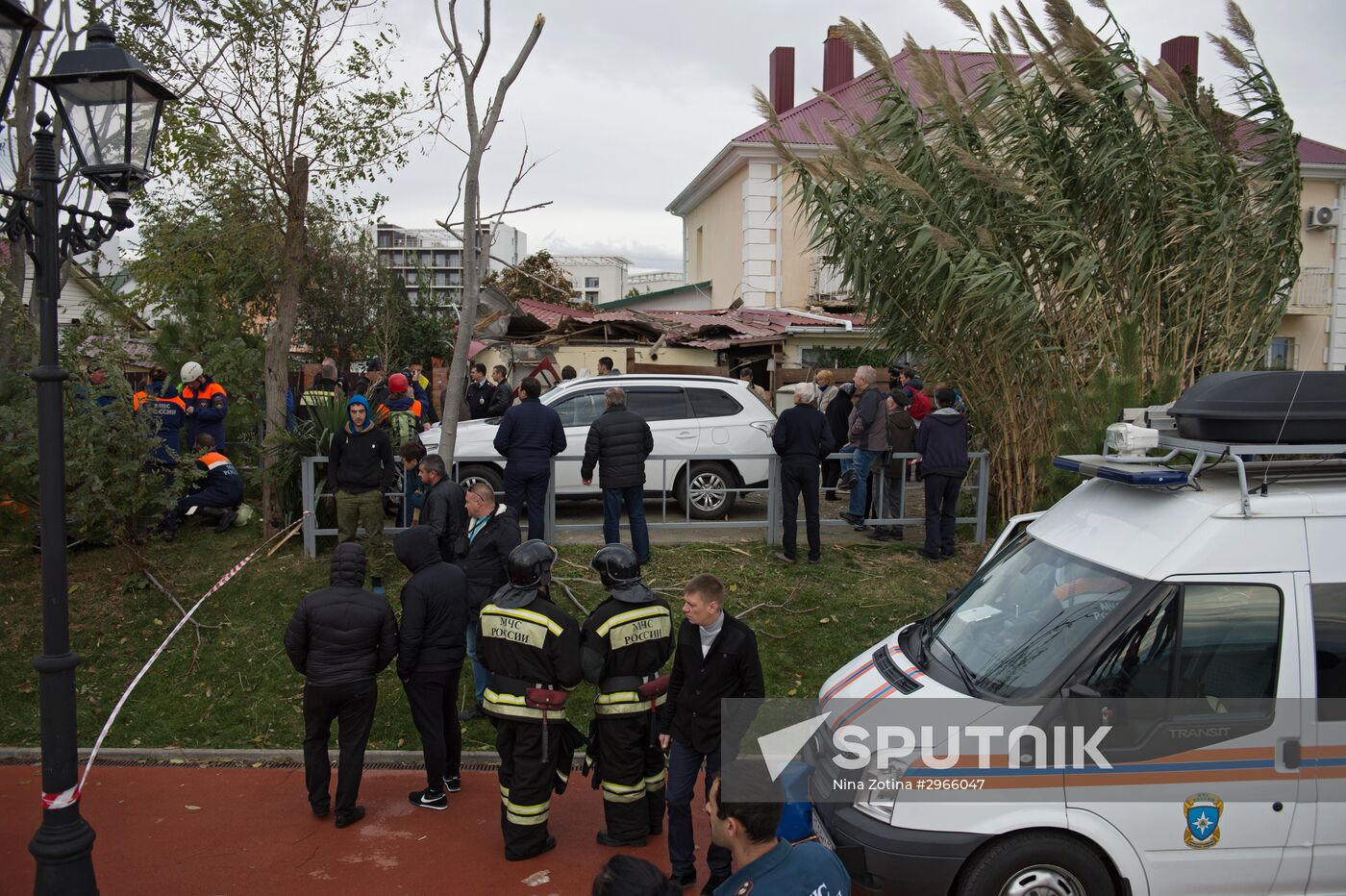 Helicopter falls on a private residence in Sochi