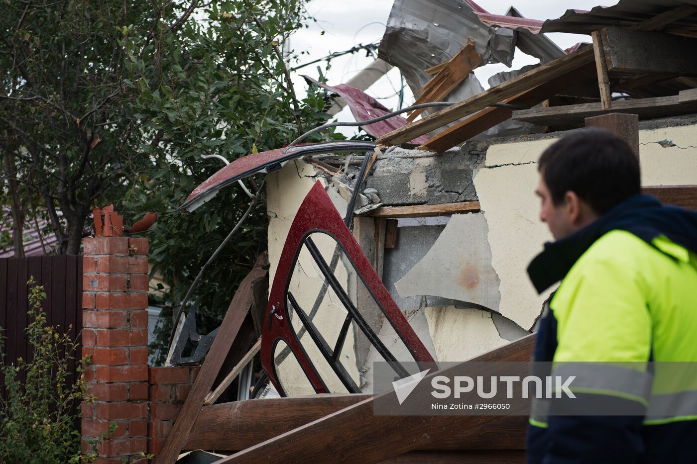 Helicopter falls on a private residence in Sochi