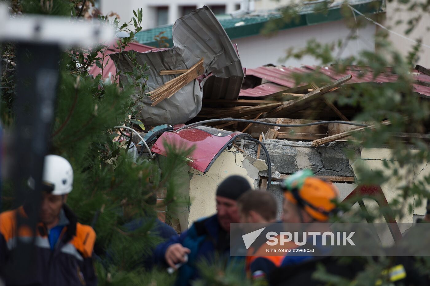 Helicopter falls on a private residence in Sochi