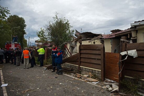 Helicopter falls on a private residence in Sochi
