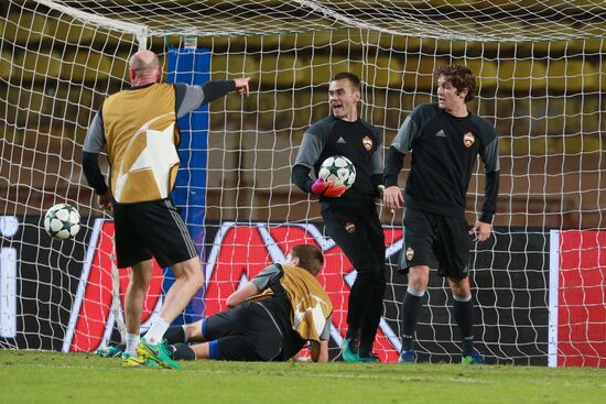 Football. Champions League. CSKA's training session