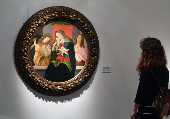 Pre-auction display of Sotheby's lots in Moscow