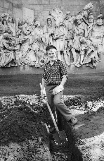 Work-for-the-nation day on the territory of Donskoy Monastery