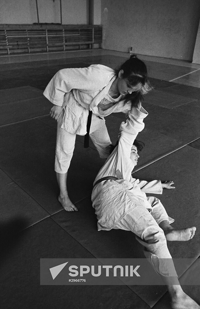Judoists Galina Kalinova and Lyudmila Kalinova