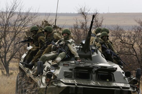 Exhibition performance of border guards in Crimea