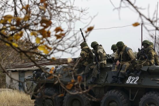 Exhibition performance of border guards in Crimea