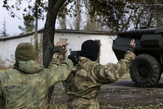 Exhibition performance of border guards in Crimea