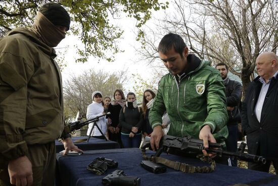 Exhibition performance of border guards in Crimea