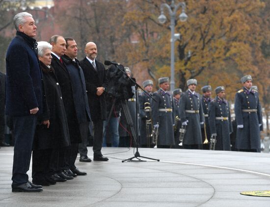 Russian President Vladimir Putin, Prime Minister Dmitry Medvedev attend ceremony to unveil Prince Vladimir monument in Moscow