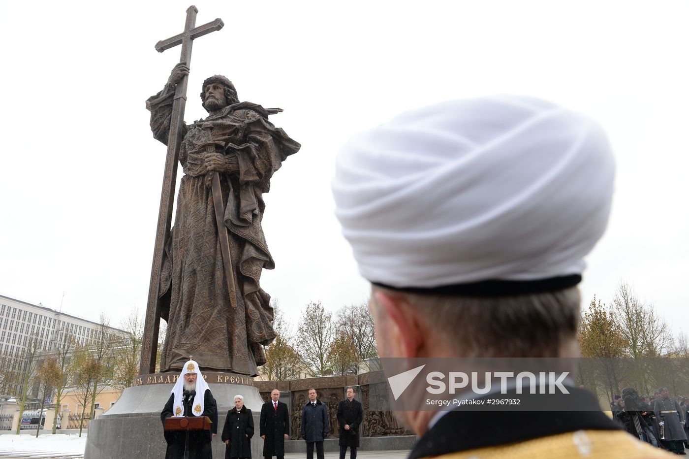 Russian President Vladimir Putin, Prime Minister Dmitry Medvedev attend ceremony to unveil Prince Vladimir monument in Moscow