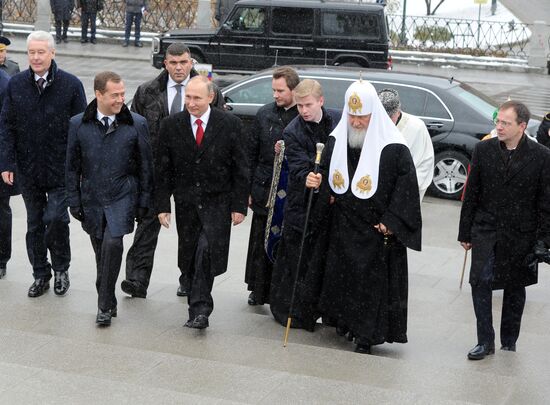 Russian President Vladimir Putin, Prime Minister Dmitry Medvedev attend ceremony to unveil Prince Vladimir monument in Moscow