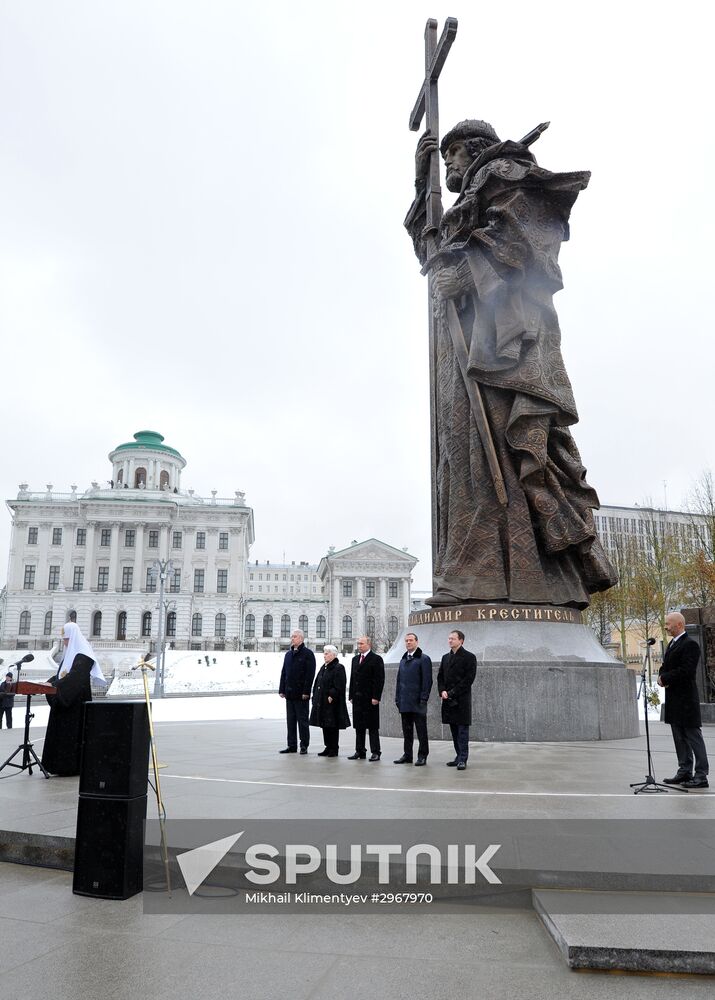 Russian President Vladimir Putin, Prime Minister Dmitry Medvedev attend ceremony to unveil Prince Vladimir monument in Moscow