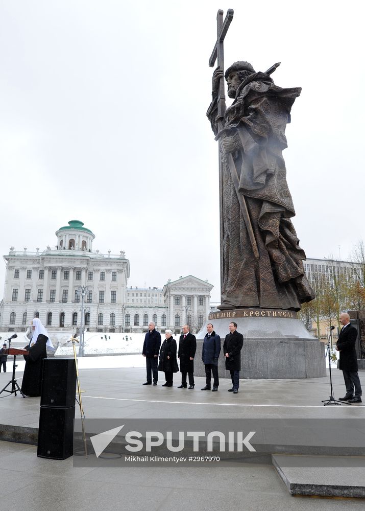 Russian President Vladimir Putin, Prime Minister Dmitry Medvedev attend ceremony to unveil Prince Vladimir monument in Moscow