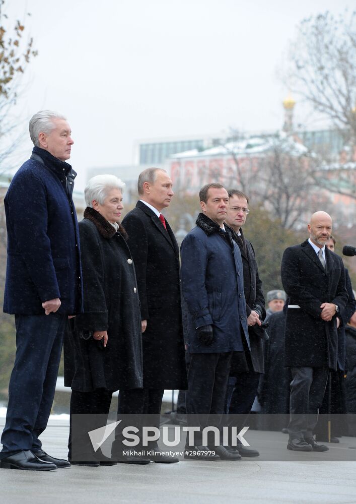 Russian President Vladimir Putin, Prime Minister Dmitry Medvedev attend ceremony to unveil Prince Vladimir monument in Moscow