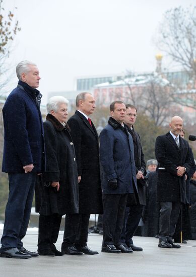 Russian President Vladimir Putin, Prime Minister Dmitry Medvedev attend ceremony to unveil Prince Vladimir monument in Moscow