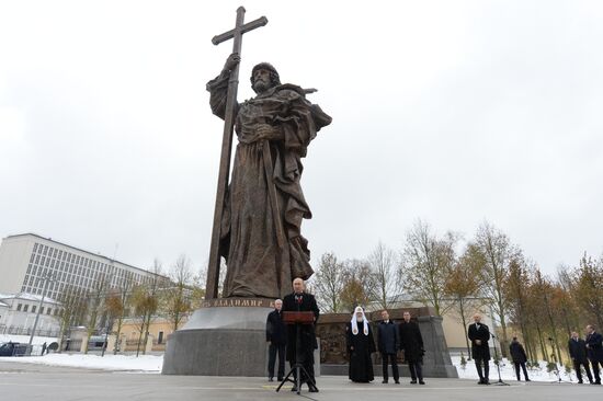 Russian President Vladimir Putin, Prime Minister Dmitry Medvedev attend ceremony to unveil Prince Vladimir monument in Moscow