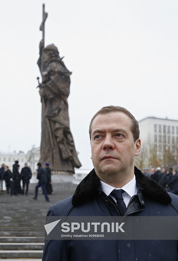 Russian President Vladimir Putin, Prime Minister Dmitry Medvedev attend ceremony to unveil Prince Vladimir monument in Moscow