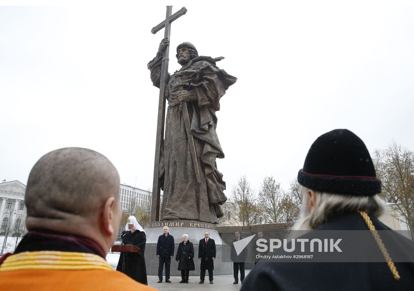 Russian President Vladimir Putin, Prime Minister Dmitry Medvedev attend ceremony to unveil Prince Vladimir monument in Moscow