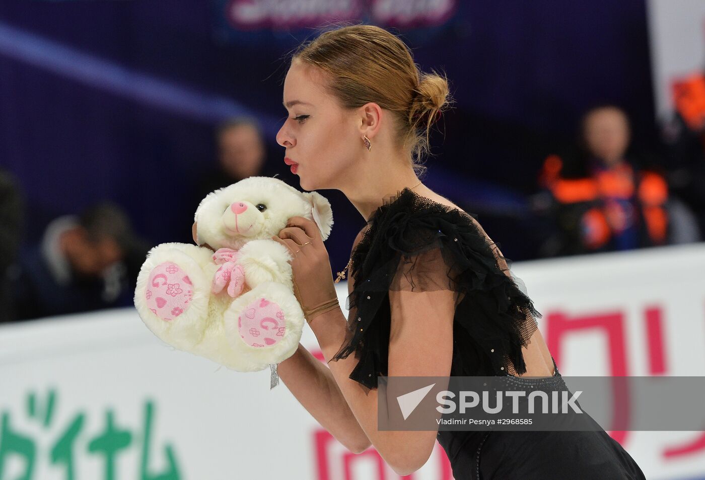 Grand Prix of Figure Skating. Stage 3. Women. Short program